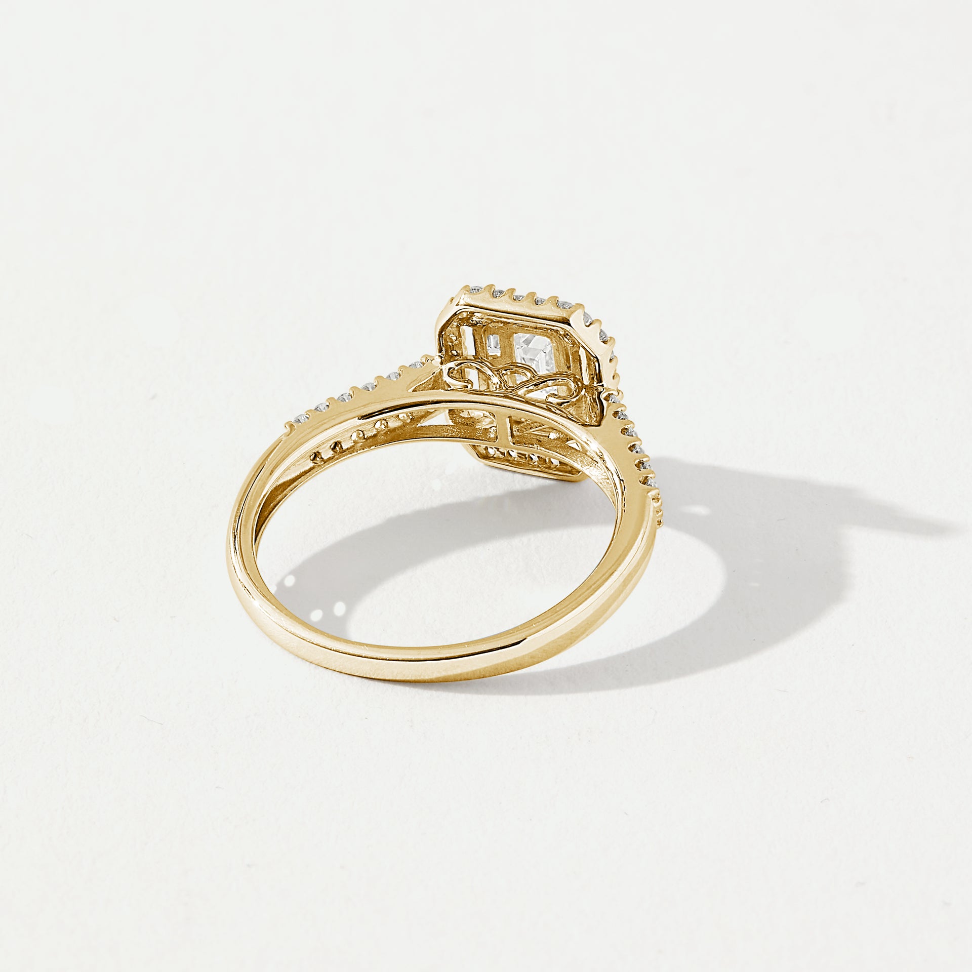 Gwen | 9ct Yellow Gold 0.66ct tw Lab Grown Diamond Engagement Ring