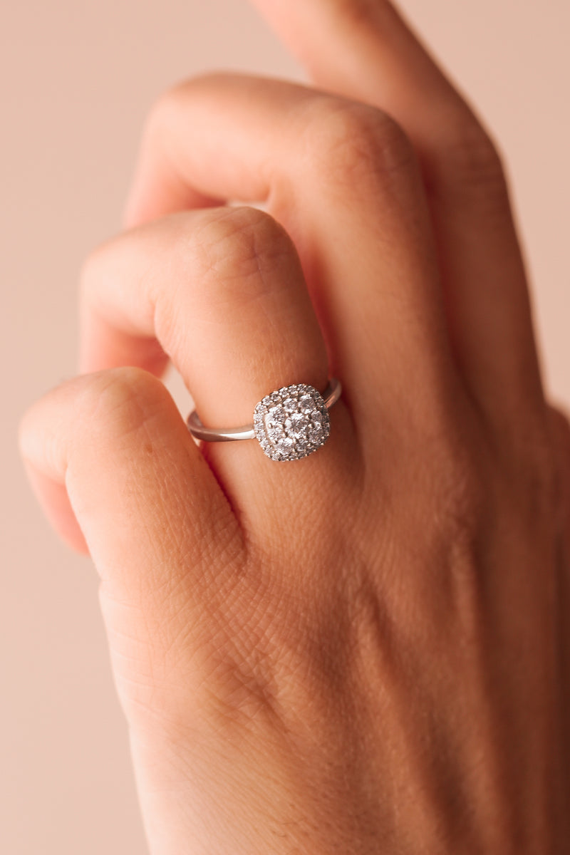 Helen | 9ct White Gold 0.50ct tw Lab Grown Diamond Cluster Engagement Ring