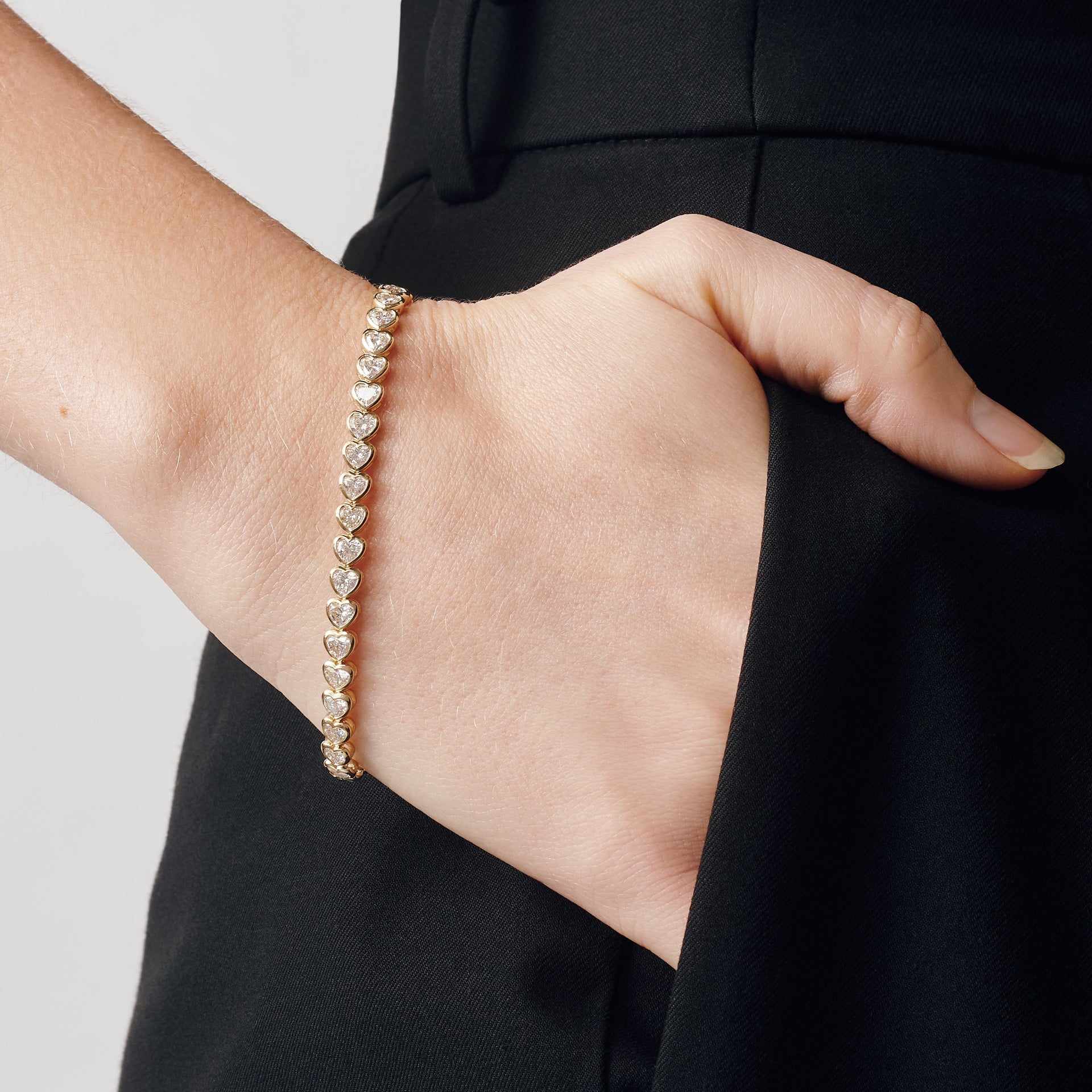 Valentina | 9ct Yellow Gold 5.75ct tw. Lab Grown Diamond Heart Tennis Bracelet