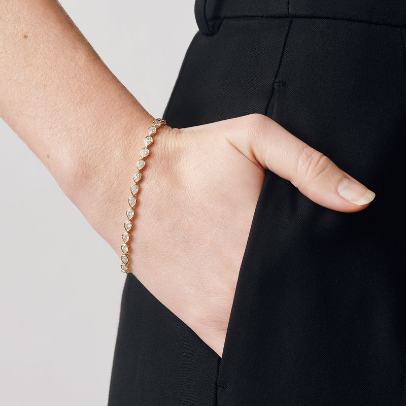 Fleur | 9ct Yellow Gold 4.40ct tw. Lab Grown Diamond Pear Tennis Bracelet