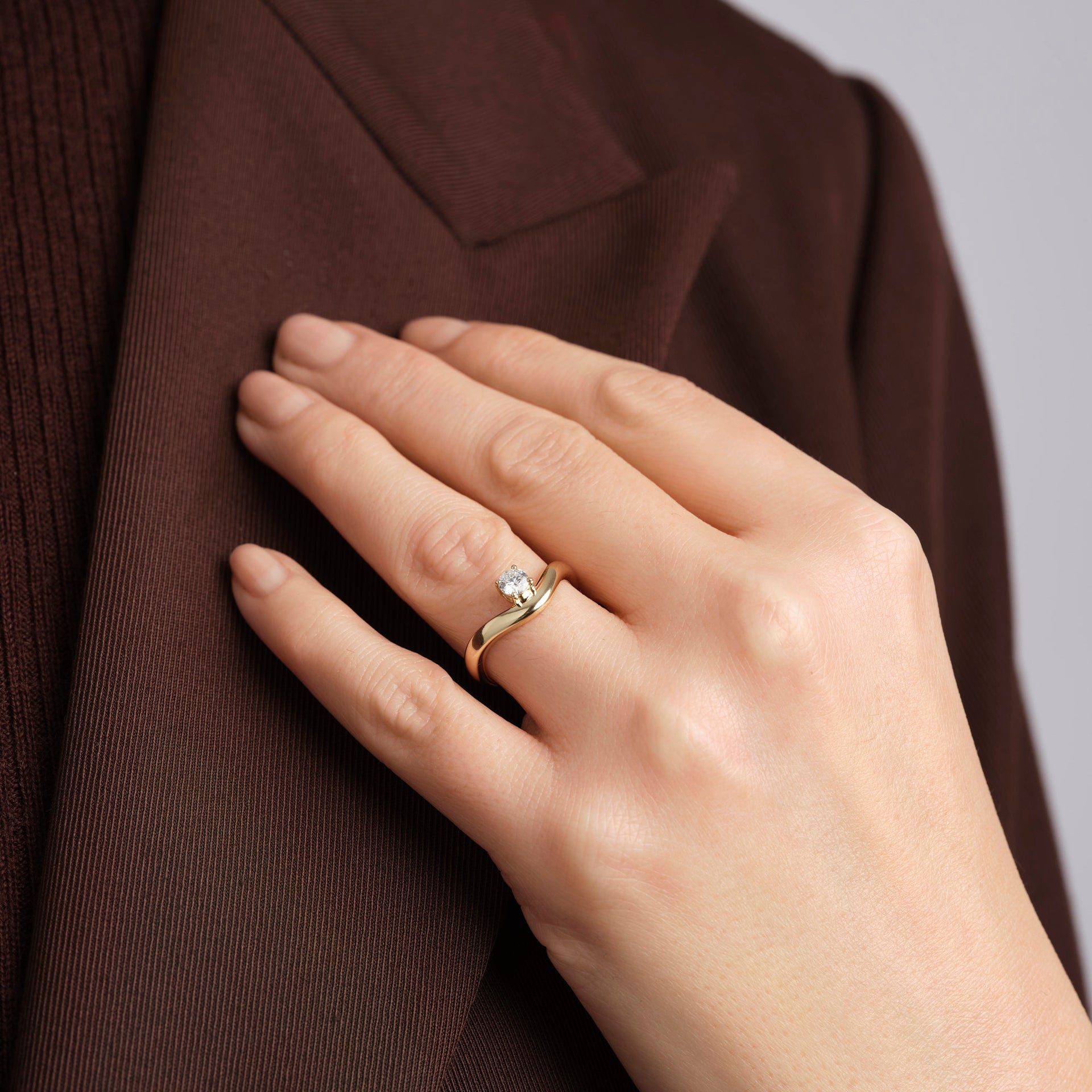 Goya | 9ct Yellow Gold 0.25ct tw. Lab Grown Diamond Floating Solitaire Band Ring