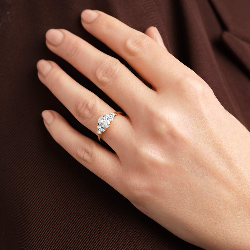 Samara | 9ct Yellow Gold 1.12ct tw. Lab Grown Diamond Oval Cluster Engagement Ring