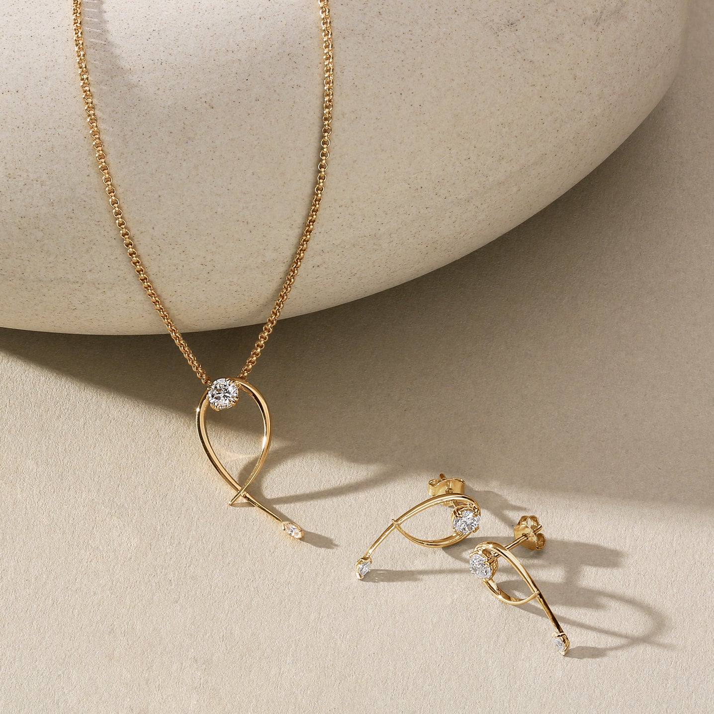 Ivy Earrings | 9ct Yellow Gold 0.55ct tw. Twist Vine Stud Earrings