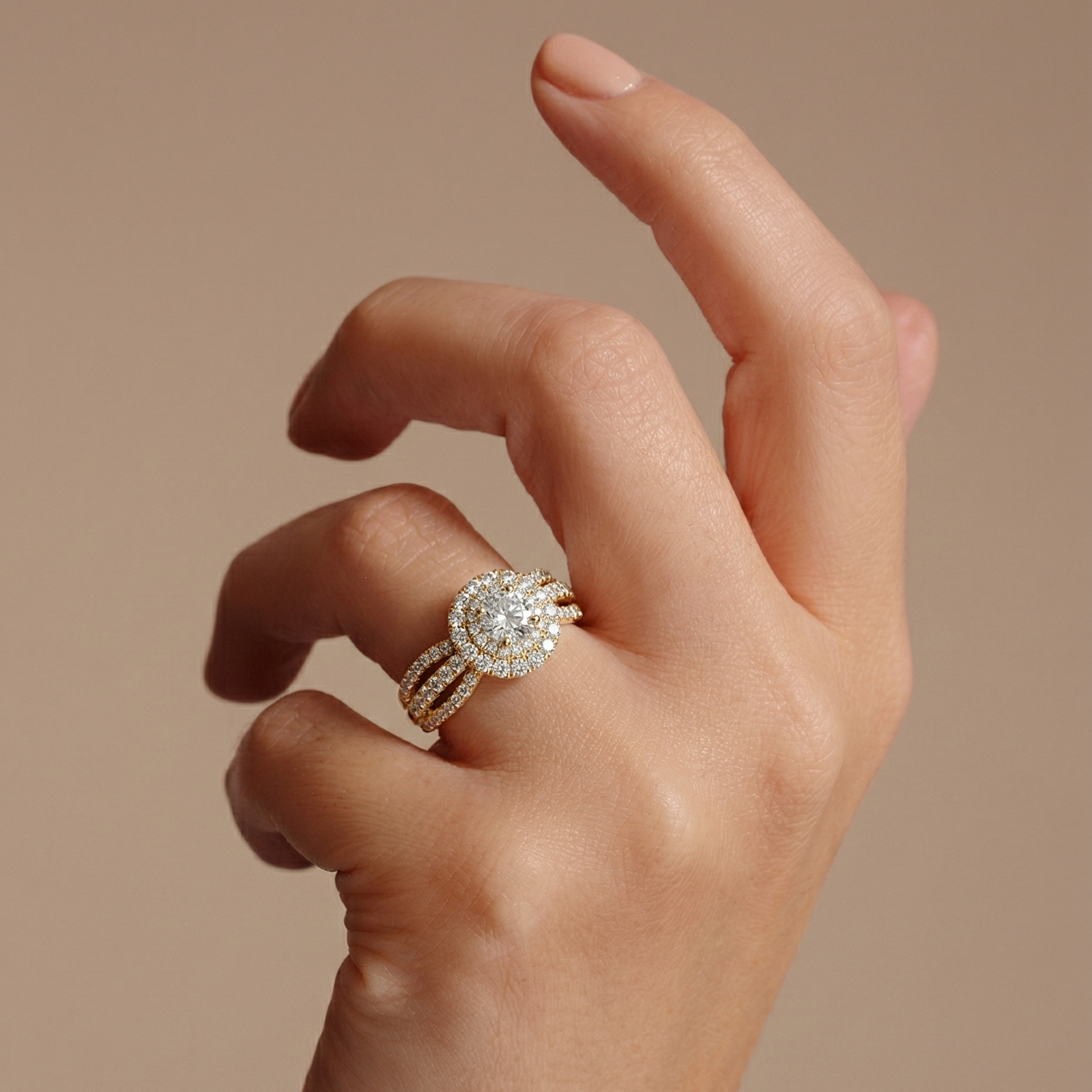 Fergie | 9ct Yellow Gold 1ct tw Lab Grown Diamond Engagement Ring