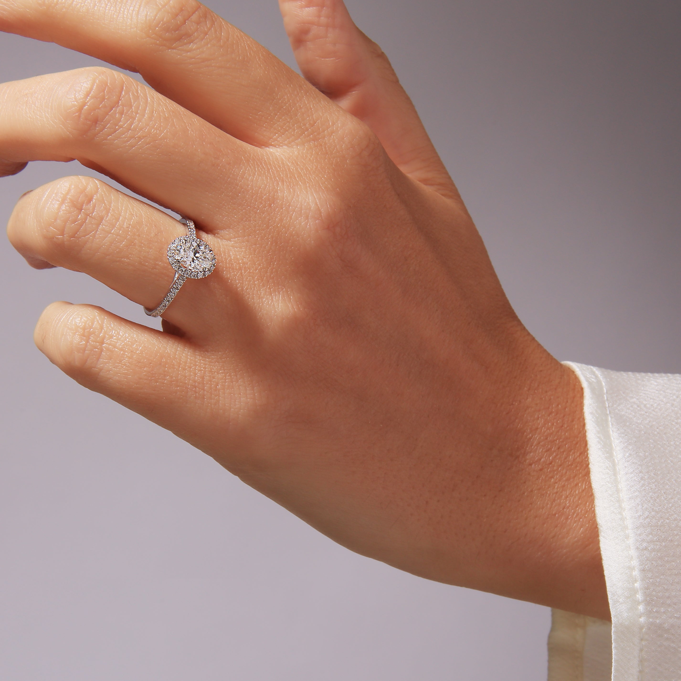 9ct White Gold Diamond Ring – Harvey's The Jewellers